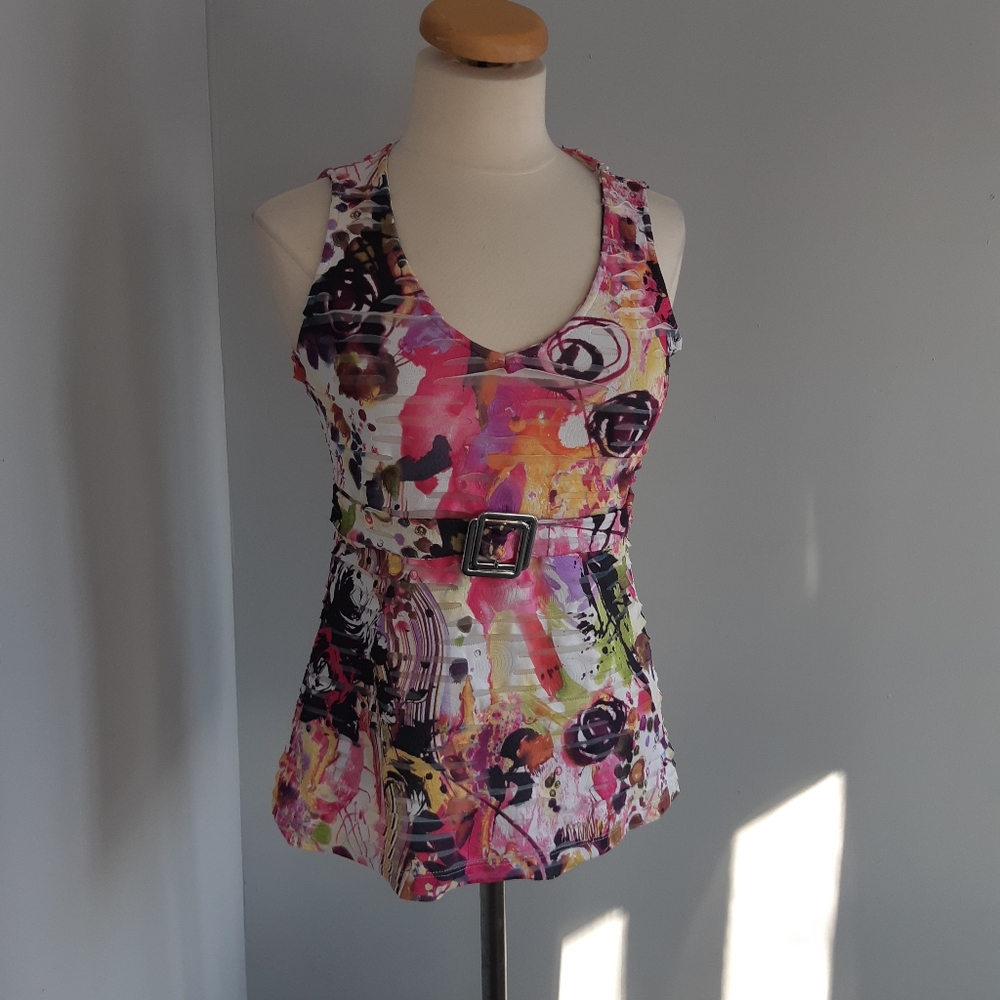 5/10$ Conrad C  Women's sleeveless blouse size M